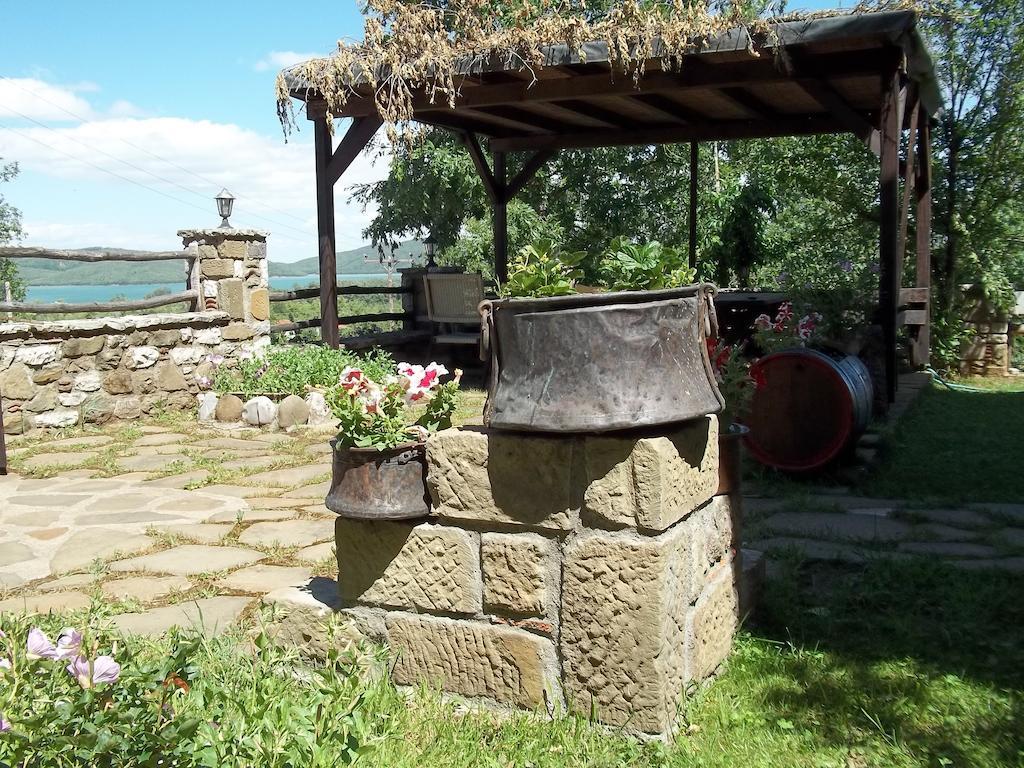 Villa T'Asprolithia Kalývia Fylaktís Esterno foto